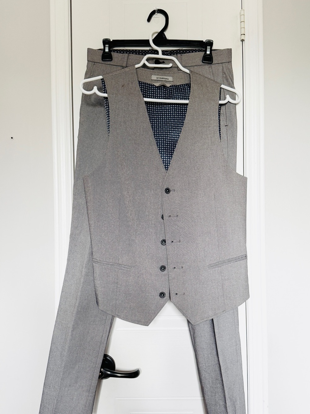 le chateau Men's Gray Suit Vest and Pants Set